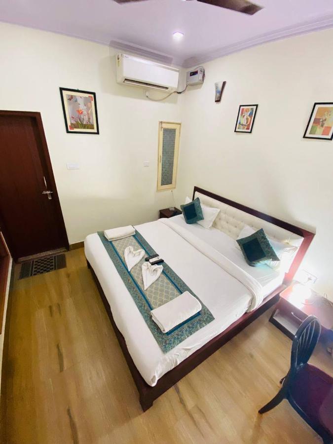 The Century Plaza Hotel Varanasi Exterior photo