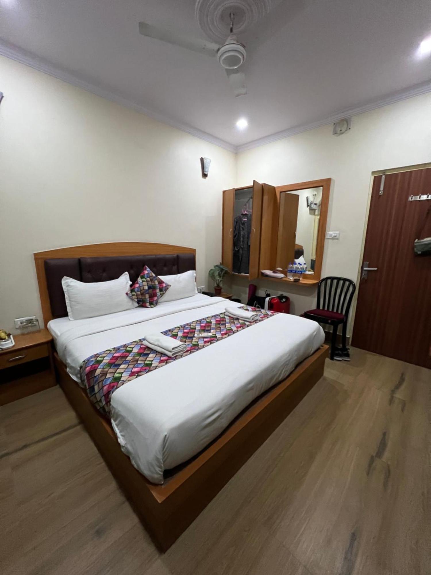 The Century Plaza Hotel Varanasi Exterior photo